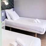 Luxia & 4* Parigi
