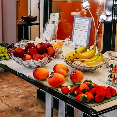 Отель Luxia Париж