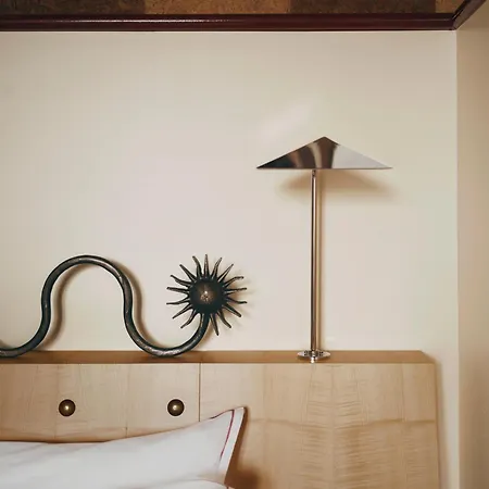Hotel Luxia &