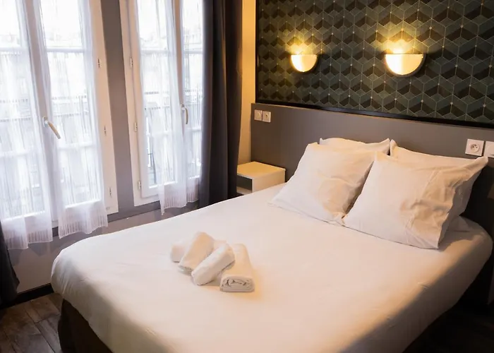 Luxia Отель Париж