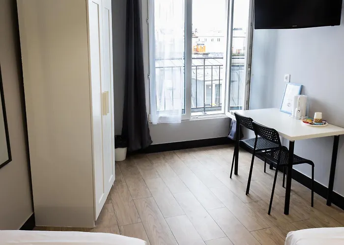 Luxia Отель Париж