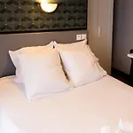 Отель Luxia