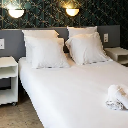 Luxia 2* Paris
