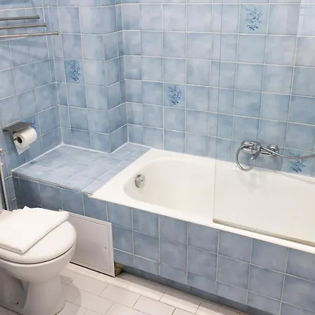 Luxia Hotel 2*