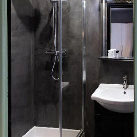 Luxia Hotel 2*