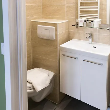 Luxia Hotel 2*