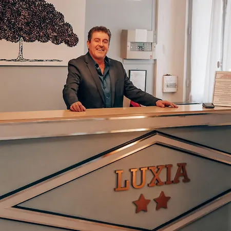 Luxia Отель Париж
