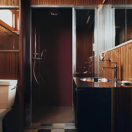 Luxia & Hotel 4*
