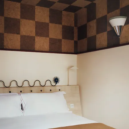 Luxia Hotel