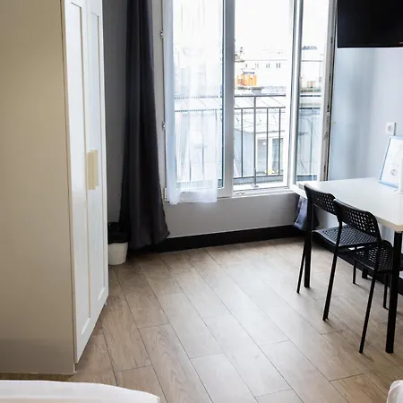 Luxia ホテル パリ